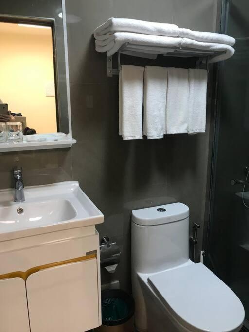Grand Riviera Suites Manila Bagian luar foto