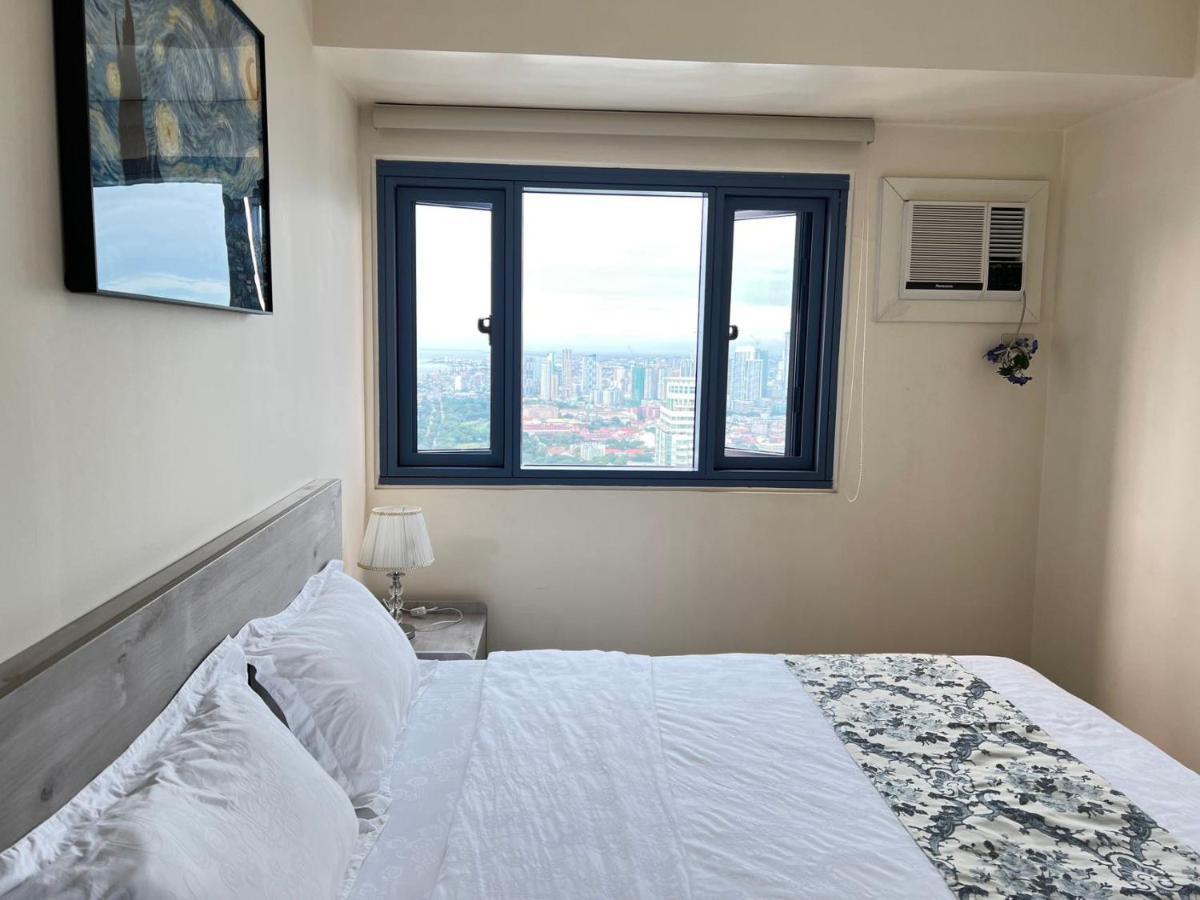 Grand Riviera Suites Manila Bagian luar foto