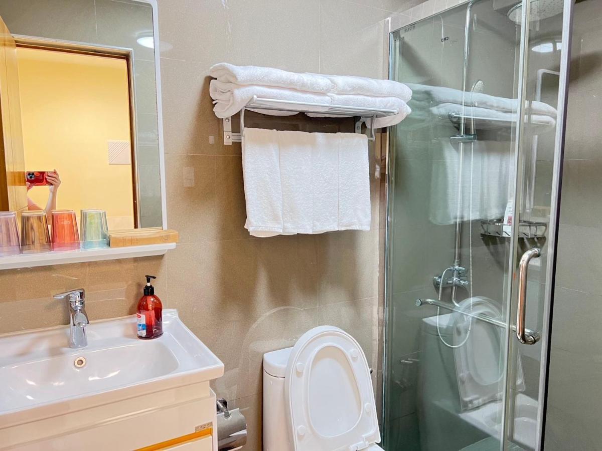 Grand Riviera Suites Manila Bagian luar foto