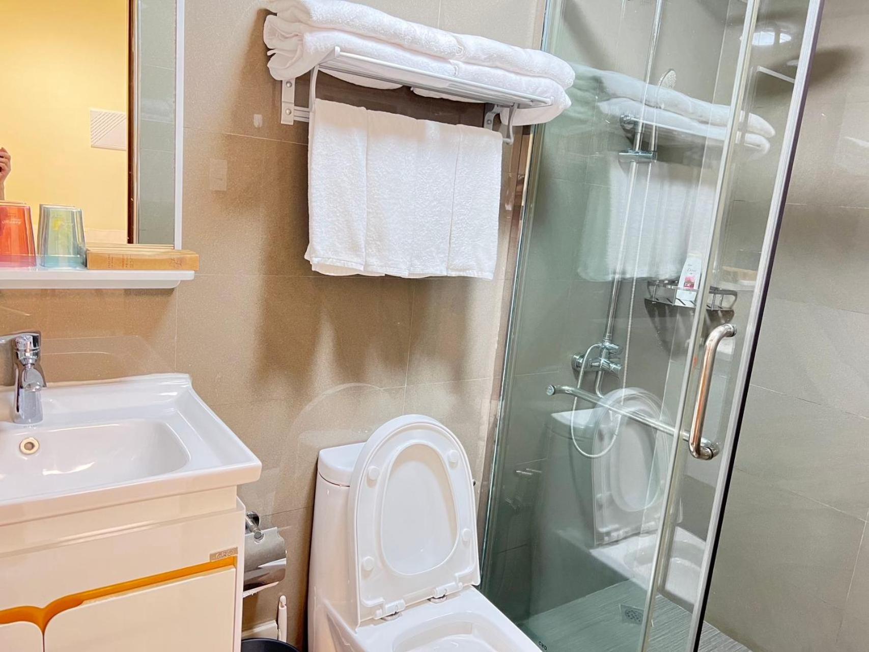 Grand Riviera Suites Manila Bagian luar foto